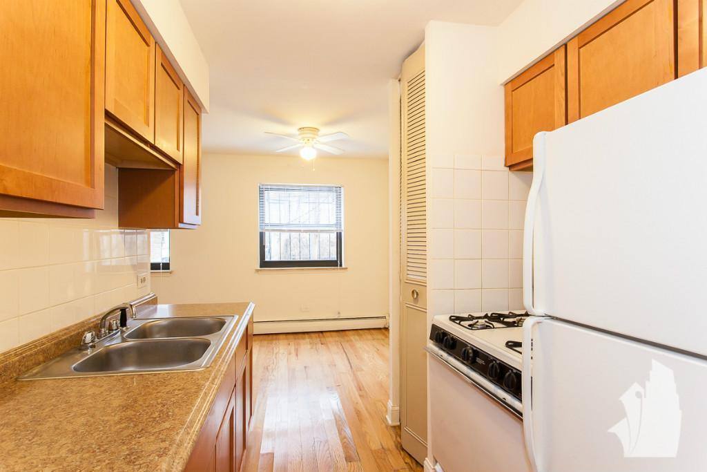 Apartment for rent at 510 W Briar Place #405, Chicago, IL 60657