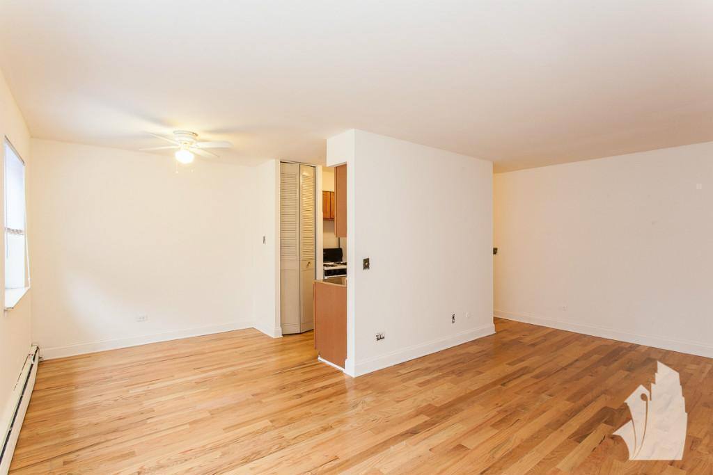 Apartment for rent at 510 W Briar Place #405, Chicago, IL 60657