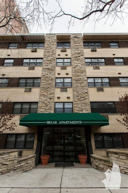 Apartment for rent at 510 W Briar Place #405, Chicago, IL 60657