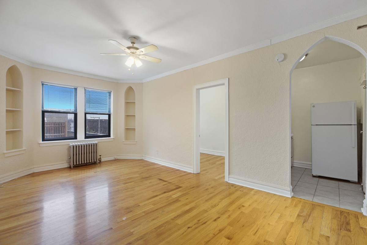 Apartment for rent at 4829 N Damen Ave #401, Chicago, IL 60625