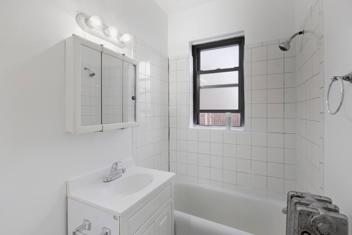 Apartment for rent at 4829 N Damen Ave #401, Chicago, IL 60625