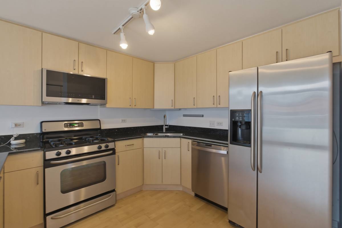 Apartment for rent at 330 W Grand Ave #808, Chicago, IL 60654