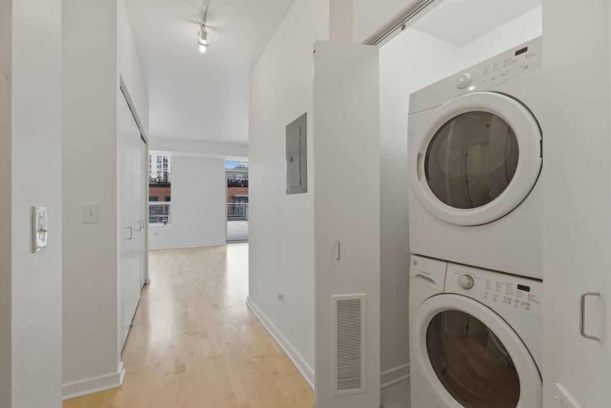 Apartment for rent at 330 W Grand Ave #808, Chicago, IL 60654