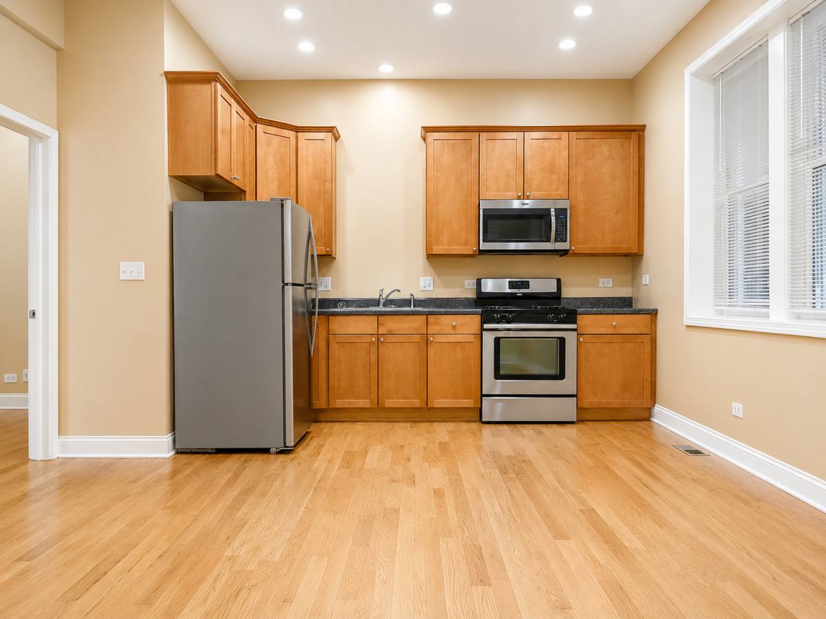 Apartment for rent at 712 S Aberdeen St #1C, Chicago, IL 60607