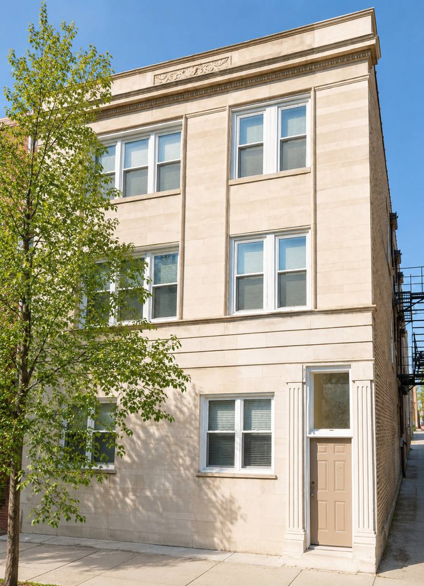 Apartment for rent at 712 S Aberdeen St #1C, Chicago, IL 60607