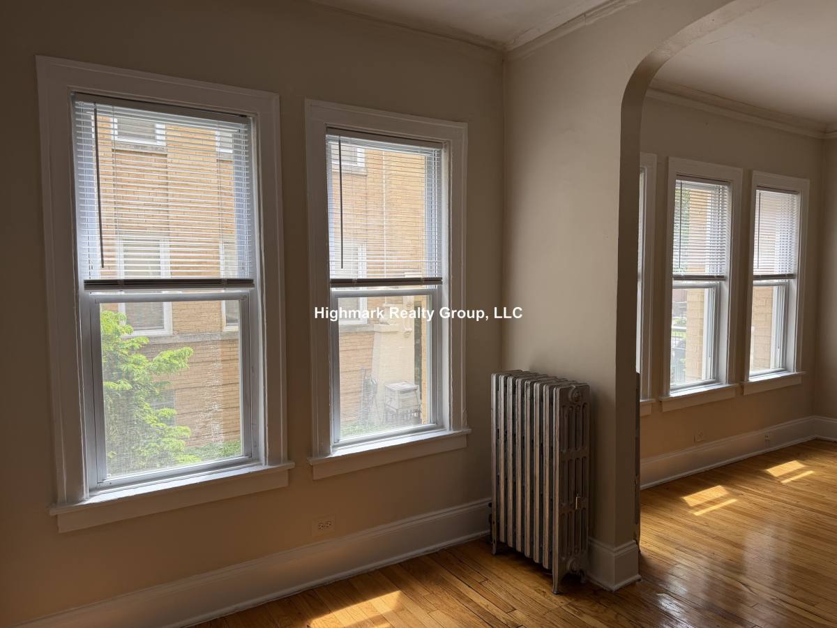 Apartment for rent at 4937 N Whipple St #1E2, Chicago, IL 60625