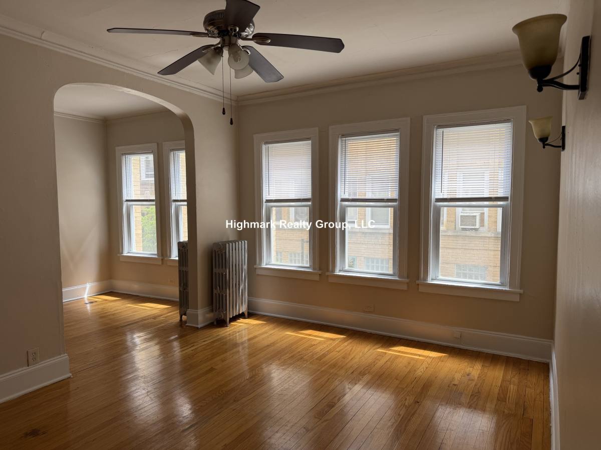 Apartment for rent at 4937 N Whipple St #1E2, Chicago, IL 60625