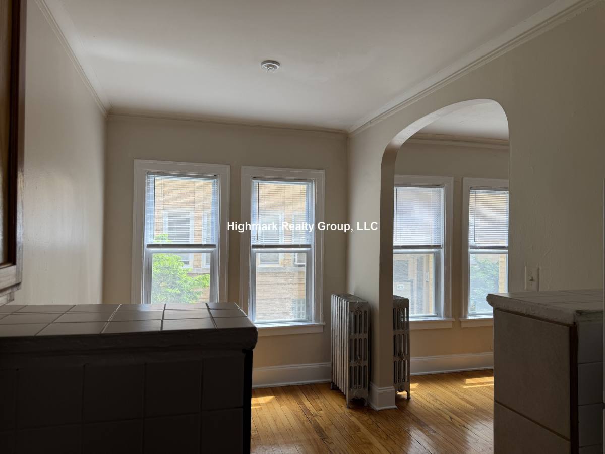 Apartment for rent at 4937 N Whipple St #1E2, Chicago, IL 60625