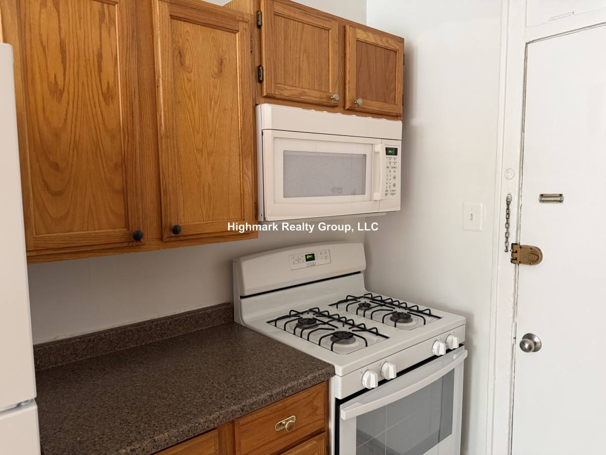 Apartment for rent at 4937 N Whipple St #1E2, Chicago, IL 60625