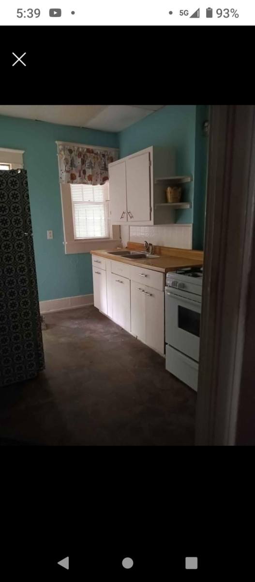 Apartment for rent at 2410 Arlington Crescent, Birmingham, AL 35205