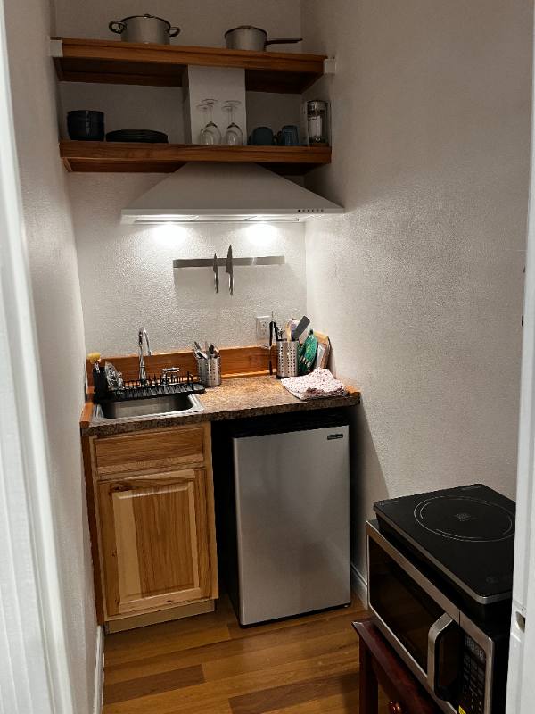 Apartment for rent at 3309 SE Evergreen Ave, Portland, OR 97222