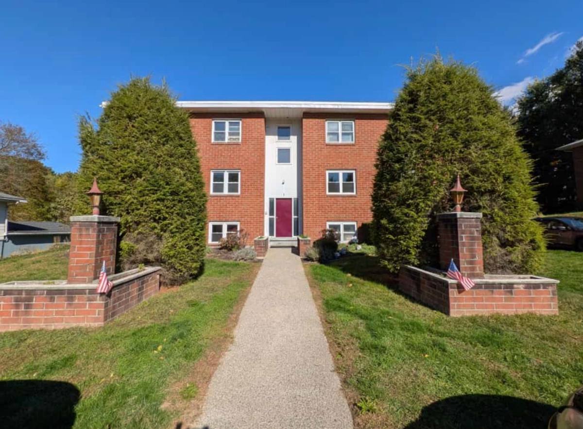 Apartment for rent at 1 Andrews Dr, Troy, NY 12180