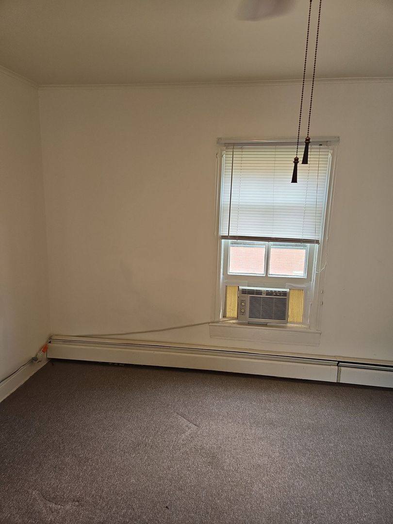 Apartment for rent at 106-108 S Main St, Mercersburg, PA 17236
