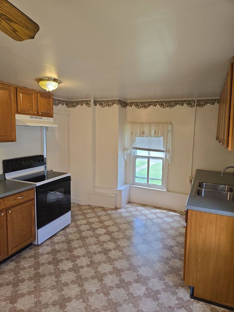 Apartment for rent at 106-108 S Main St, Mercersburg, PA 17236