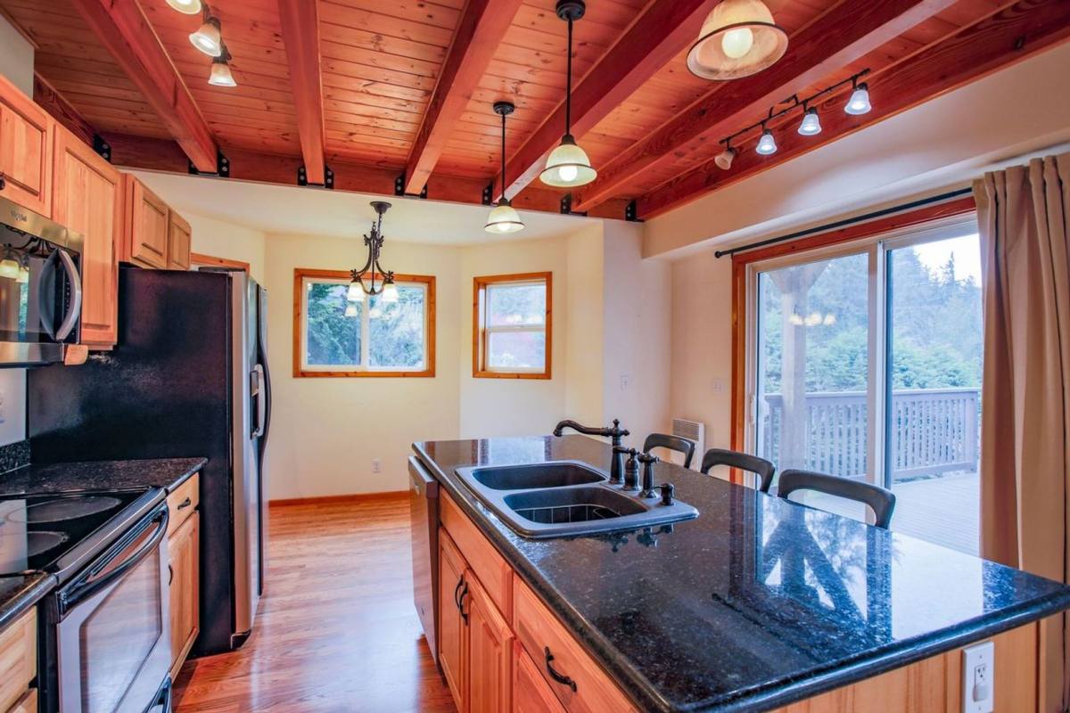 House for rent at 1130 Honeymoon Lake Dr, Greenbank, WA 98253