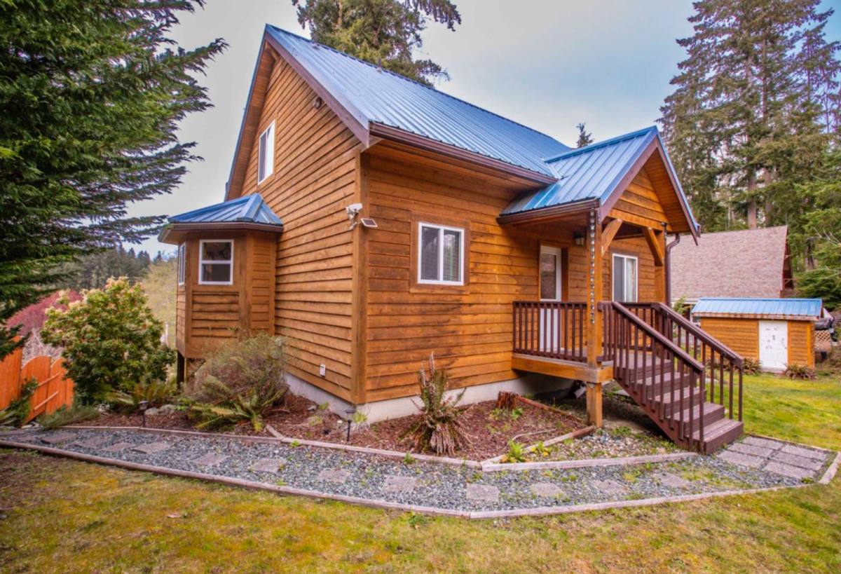 House for rent at 1130 Honeymoon Lake Dr, Greenbank, WA 98253