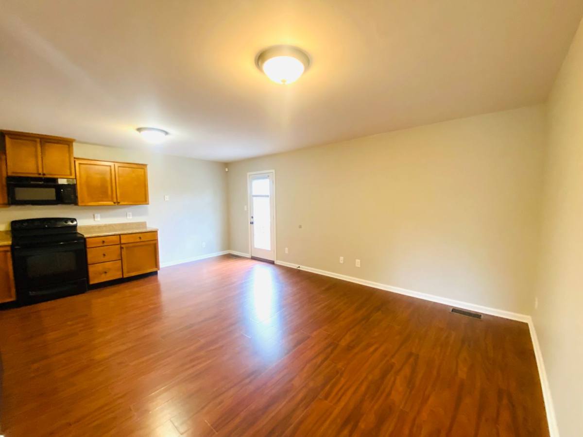 Apartment for rent at 1728 Thistlewood Dr, Clarksville, TN 37042