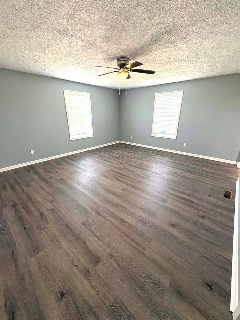 House for rent at 5894 Stovall Rd, Cave City, KY 42127