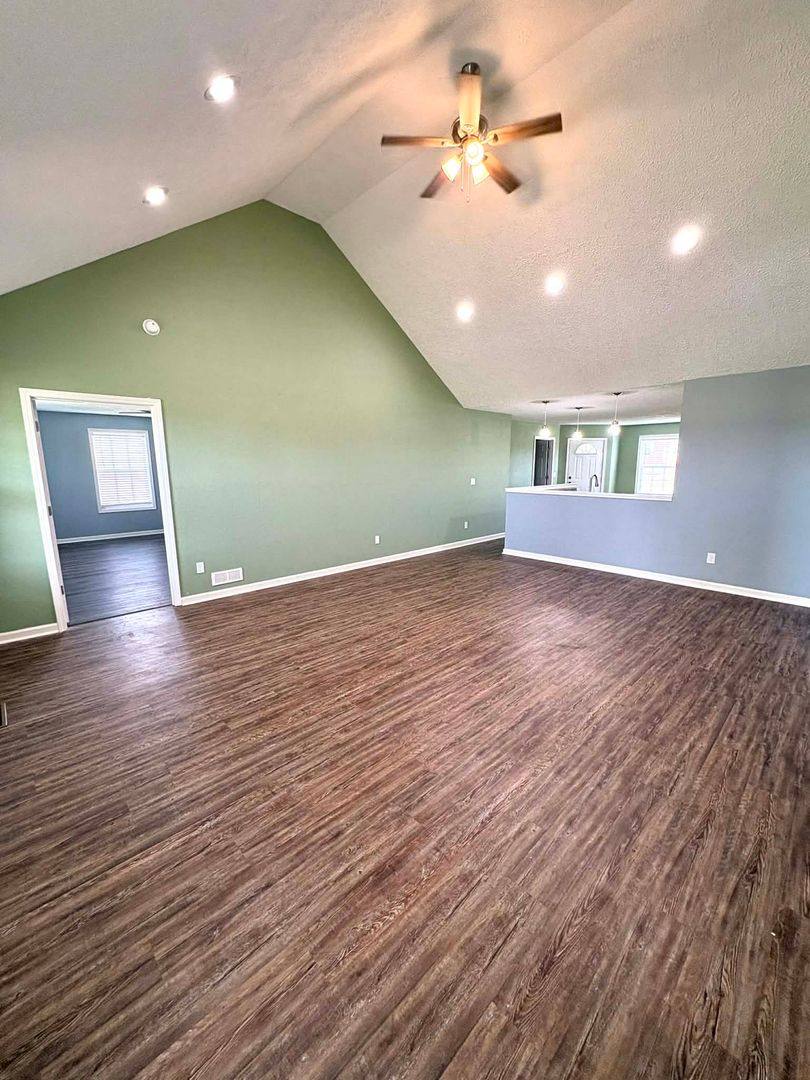 House for rent at 5894 Stovall Rd, Cave City, KY 42127