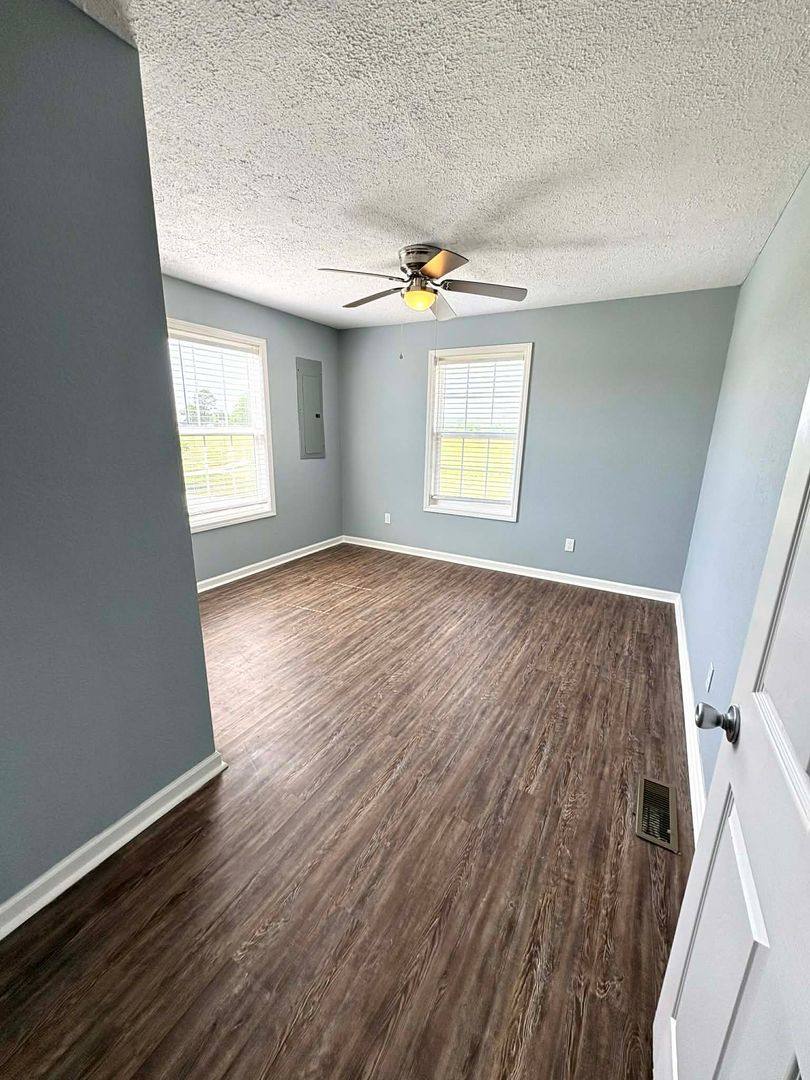 House for rent at 5894 Stovall Rd, Cave City, KY 42127