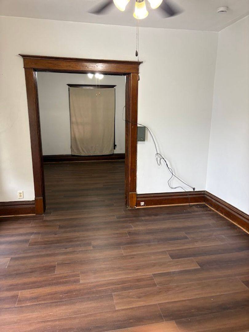 Apartment for rent at 903 Randolph St, Waterloo, IA 50702