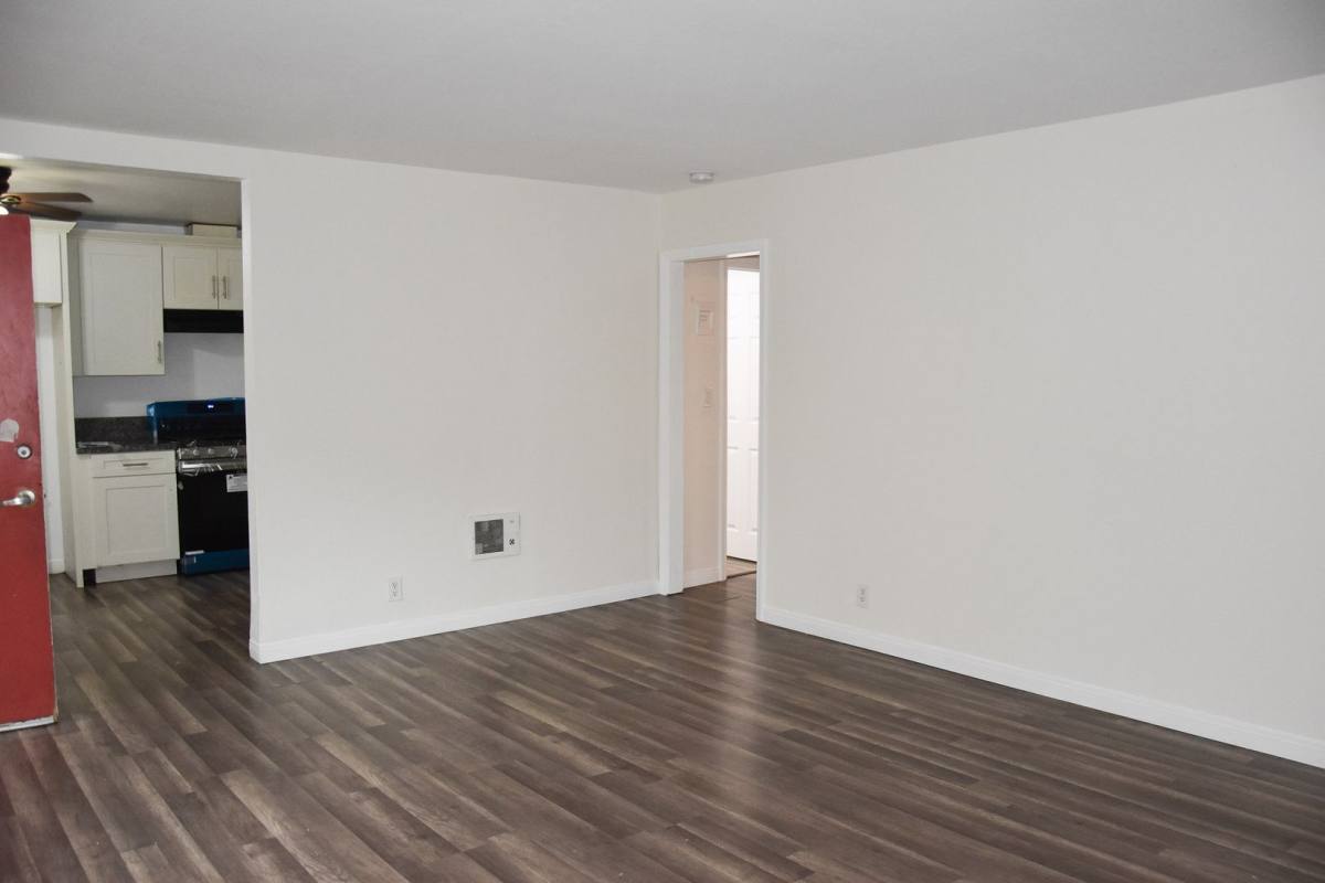 Apartment for rent at 411 Kroeger, Anaheim, CA 92805