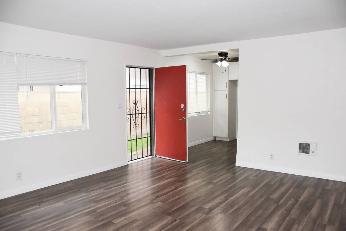 Apartment for rent at 411 Kroeger, Anaheim, CA 92805