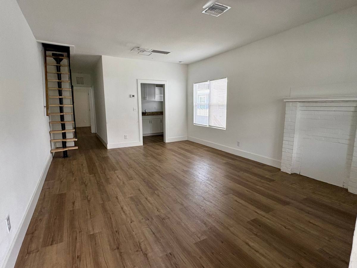 Townhouse for rent at 624 S 12th St, Fort Pierce, FL 34950