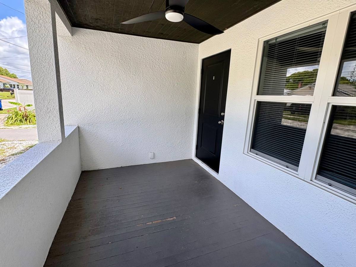 Townhouse for rent at 624 S 12th St, Fort Pierce, FL 34950