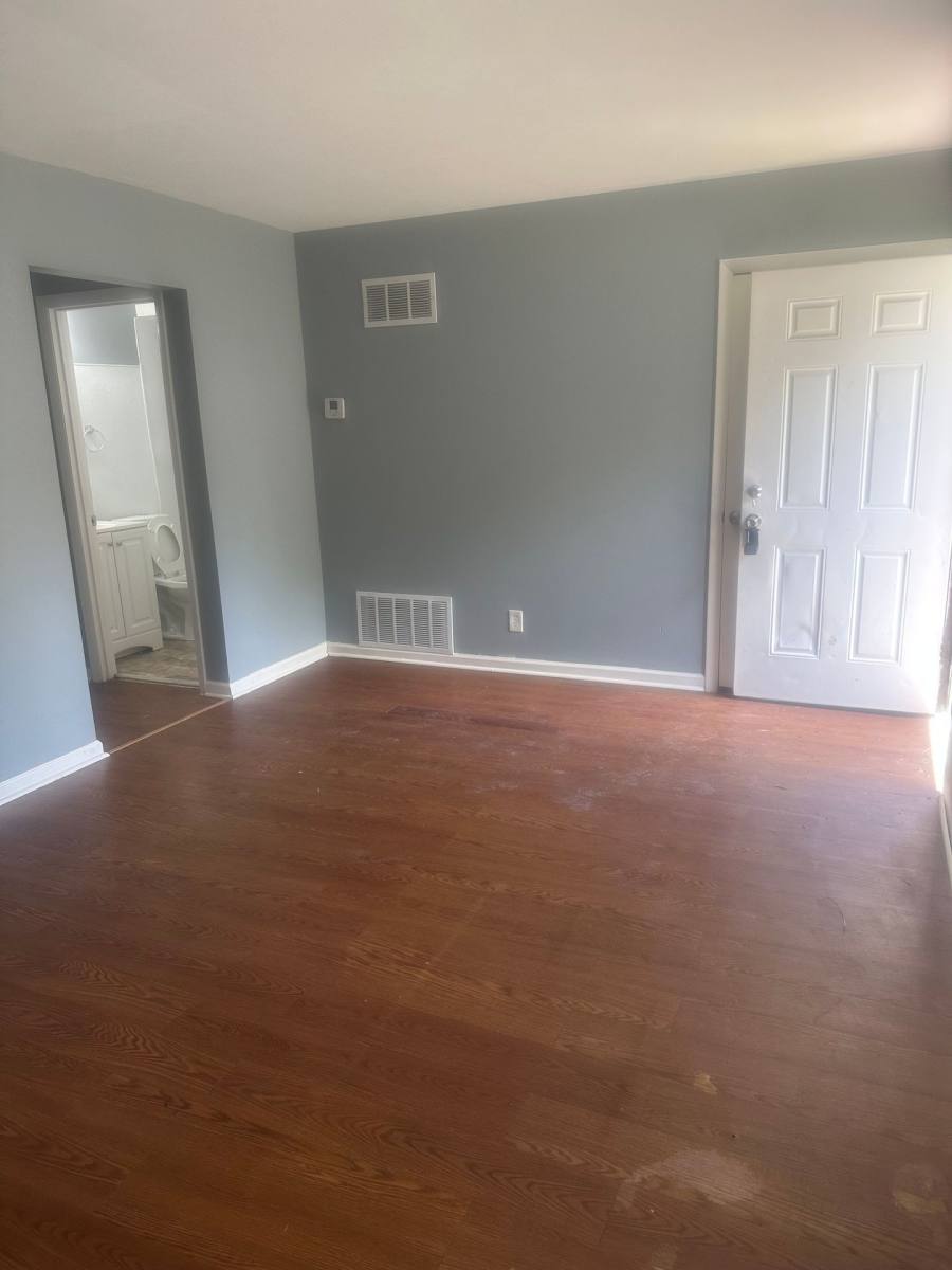 Apartment for rent at 1585-87 Leonaire, Saint Louis, MO 63138