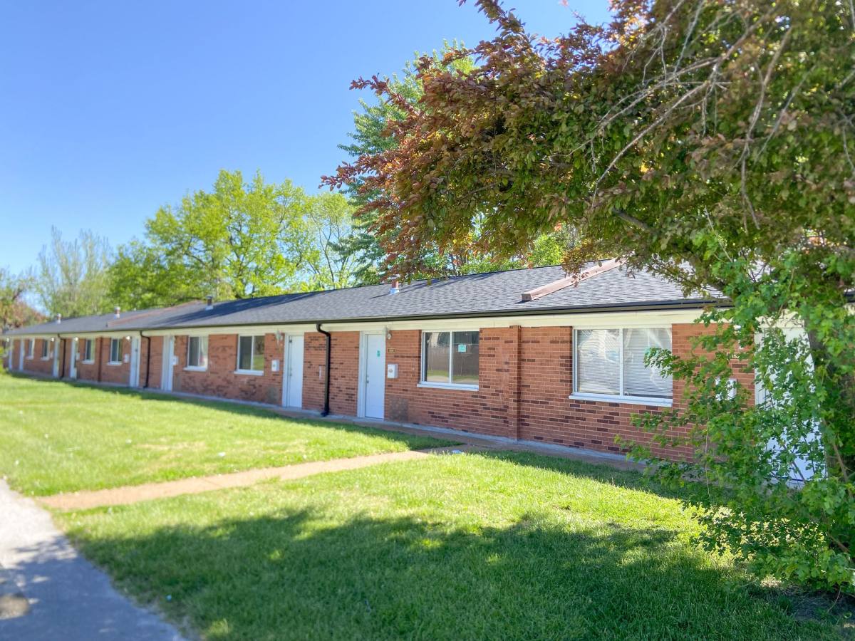 Apartment for rent at 1585-87 Leonaire, Saint Louis, MO 63138