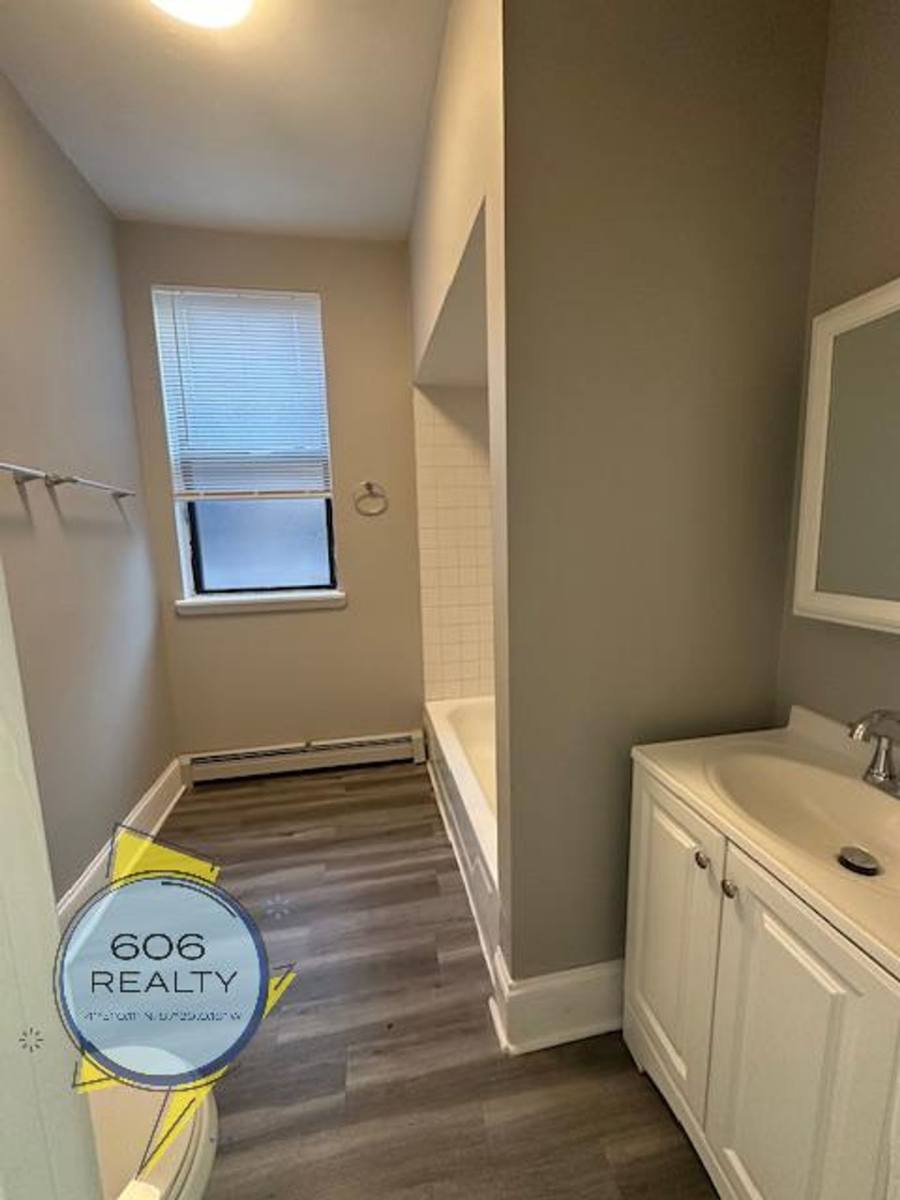 Apartment for rent at 5850-58 S King Dr, Chicago, IL 60637