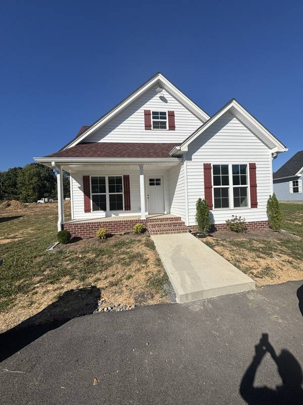 House for rent at 221 Cherokee Dr, Lafayette, TN 37083