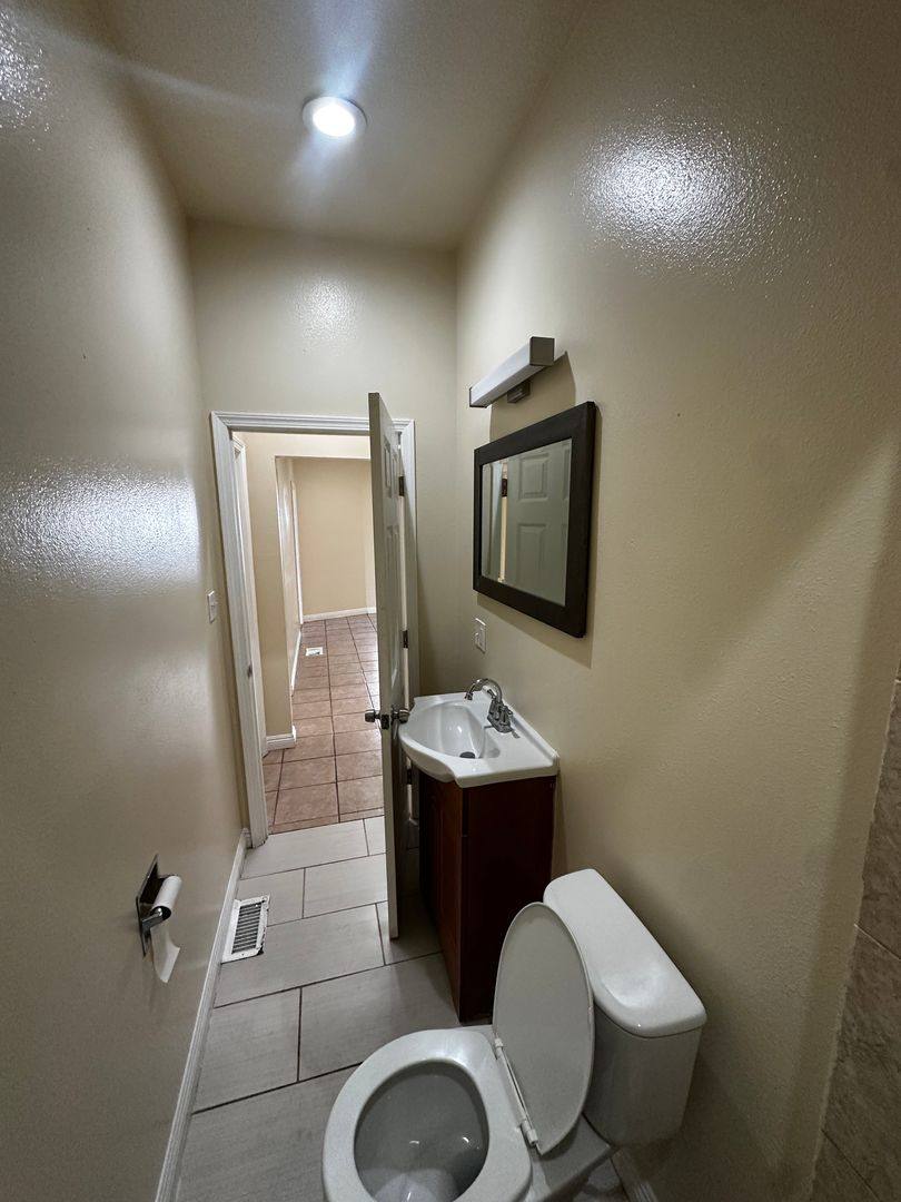 Apartment for rent at 750 E 40th Place, Los Angeles, CA 90011