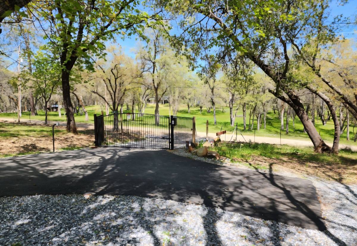 House for rent at 6091 Dutch Mine Rd, Diamond Springs, CA 95619