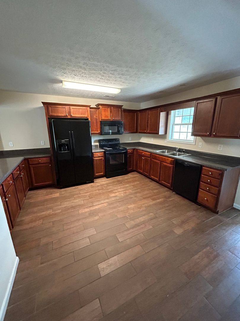 Townhouse for rent at 617 Burson Ave, Carrollton, GA 30117