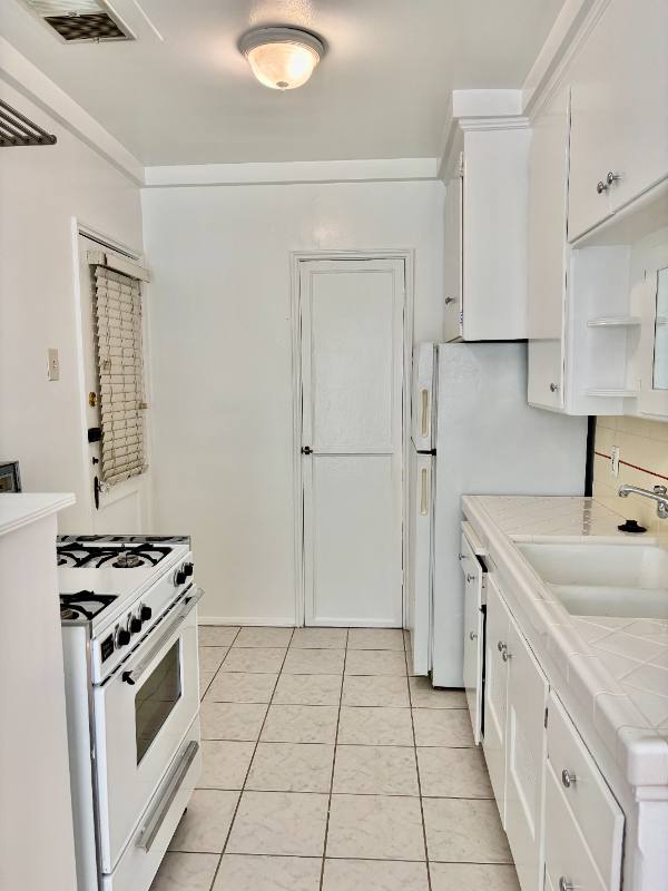 Apartment for rent at 1271 N Crescent Heights Blvd #1-4, Los Angeles, CA 90046