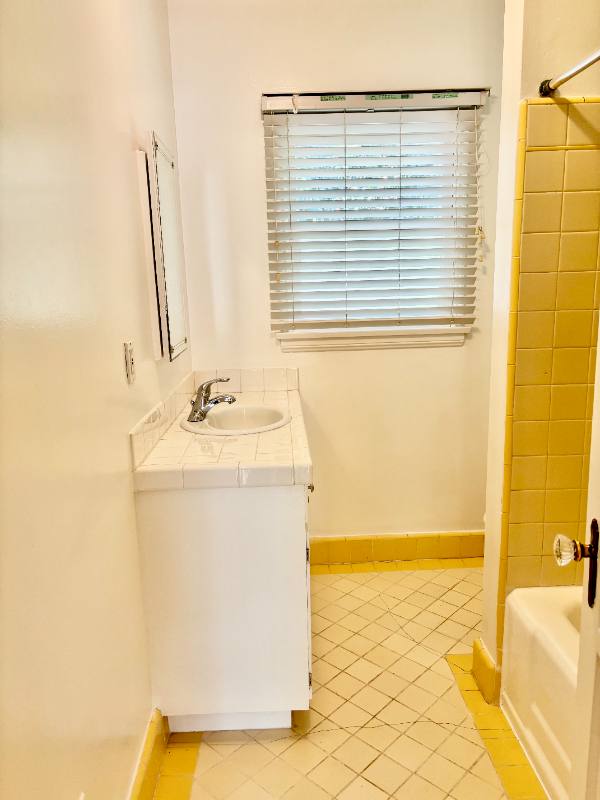 Apartment for rent at 1271 N Crescent Heights Blvd #1-4, Los Angeles, CA 90046
