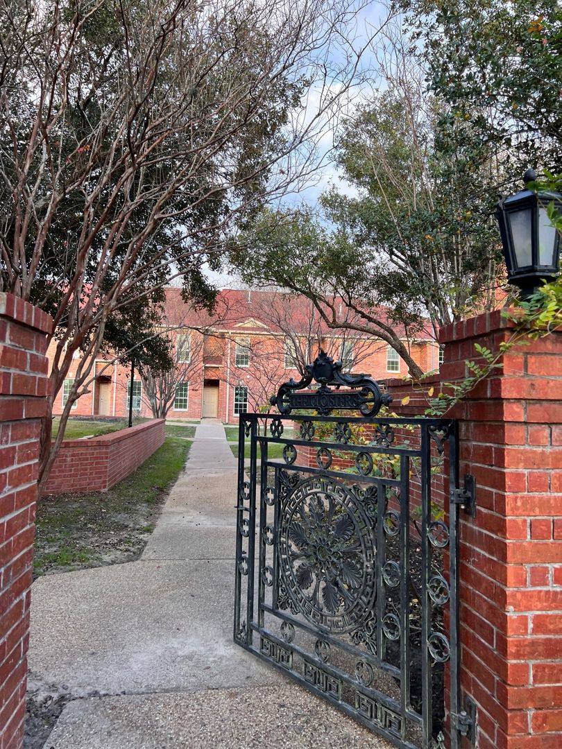 Townhouse for rent at 1544 Bennett St, Bryan, TX 77802