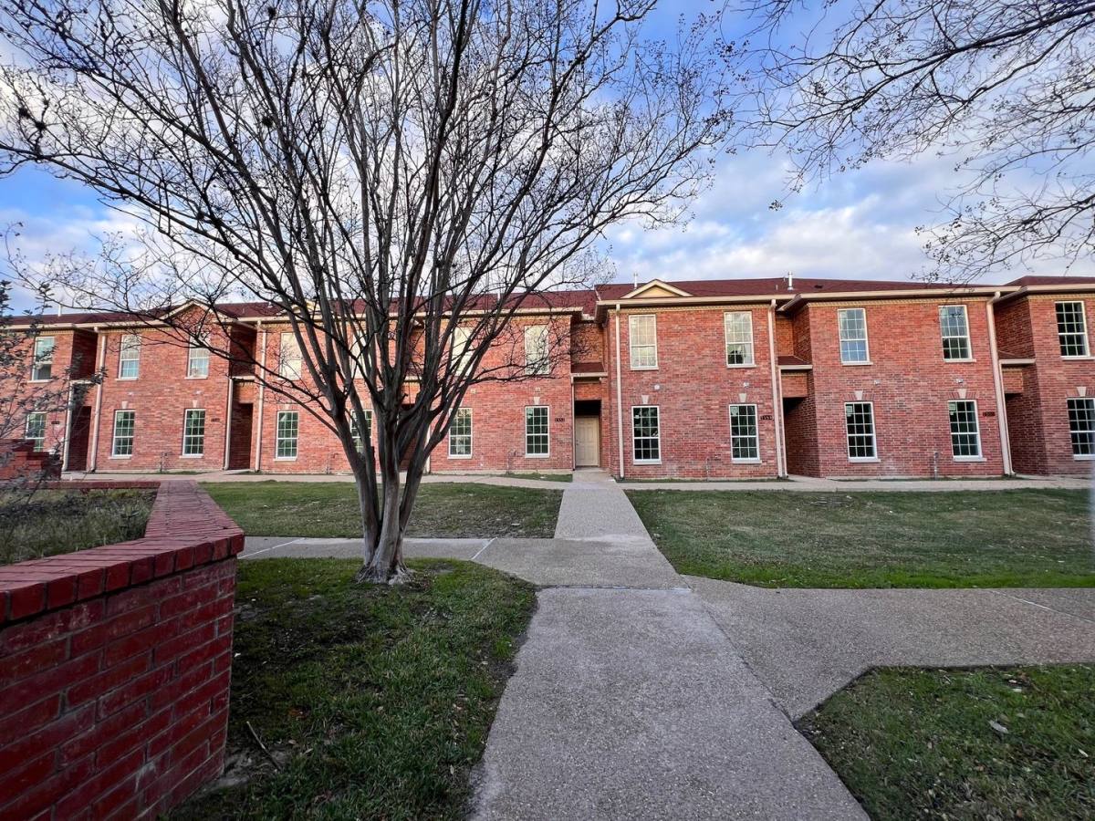Townhouse for rent at 1544 Bennett St, Bryan, TX 77802