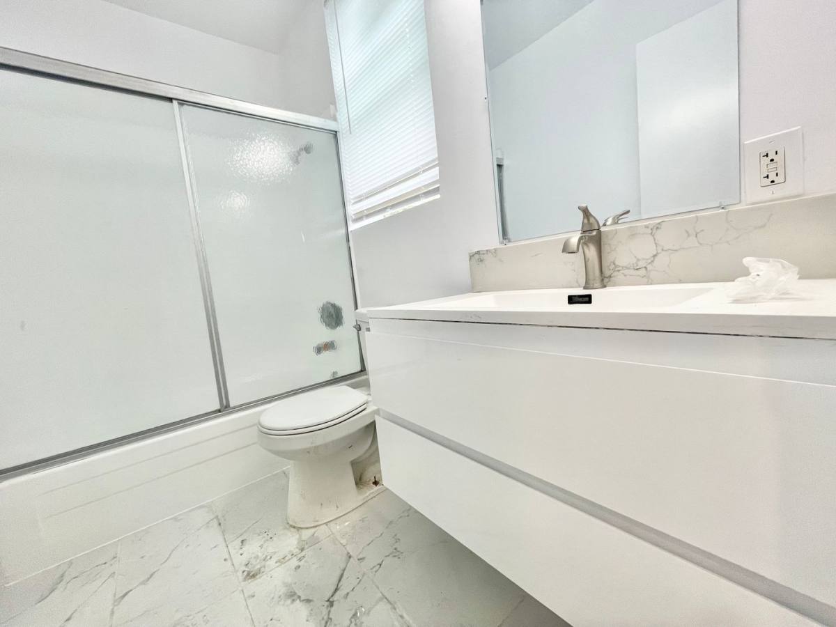 Apartment for rent at 6042 6060 Fulton Ave, Van Nuys, CA 91401