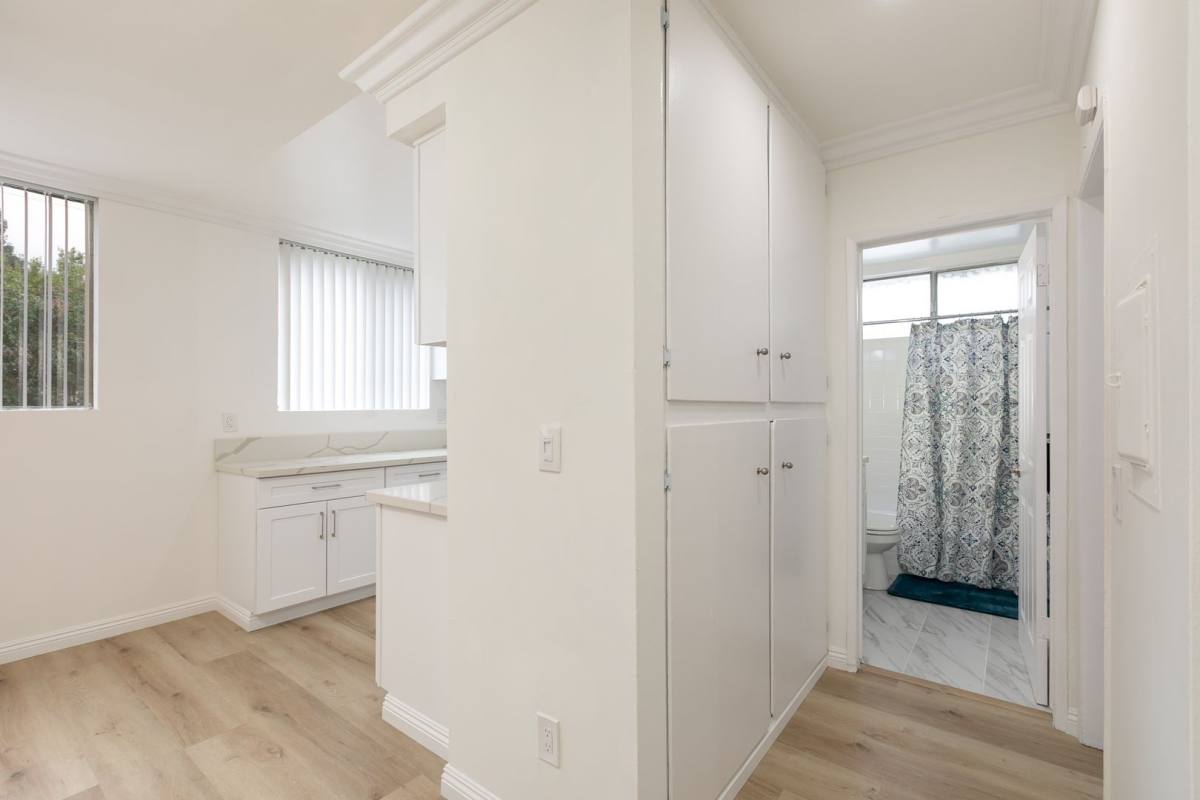 Apartment for rent at 6042 6060 Fulton Ave, Van Nuys, CA 91401