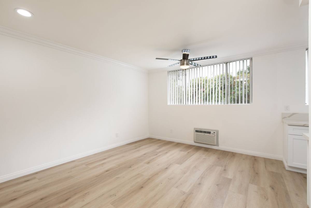Apartment for rent at 6042 6060 Fulton Ave, Van Nuys, CA 91401