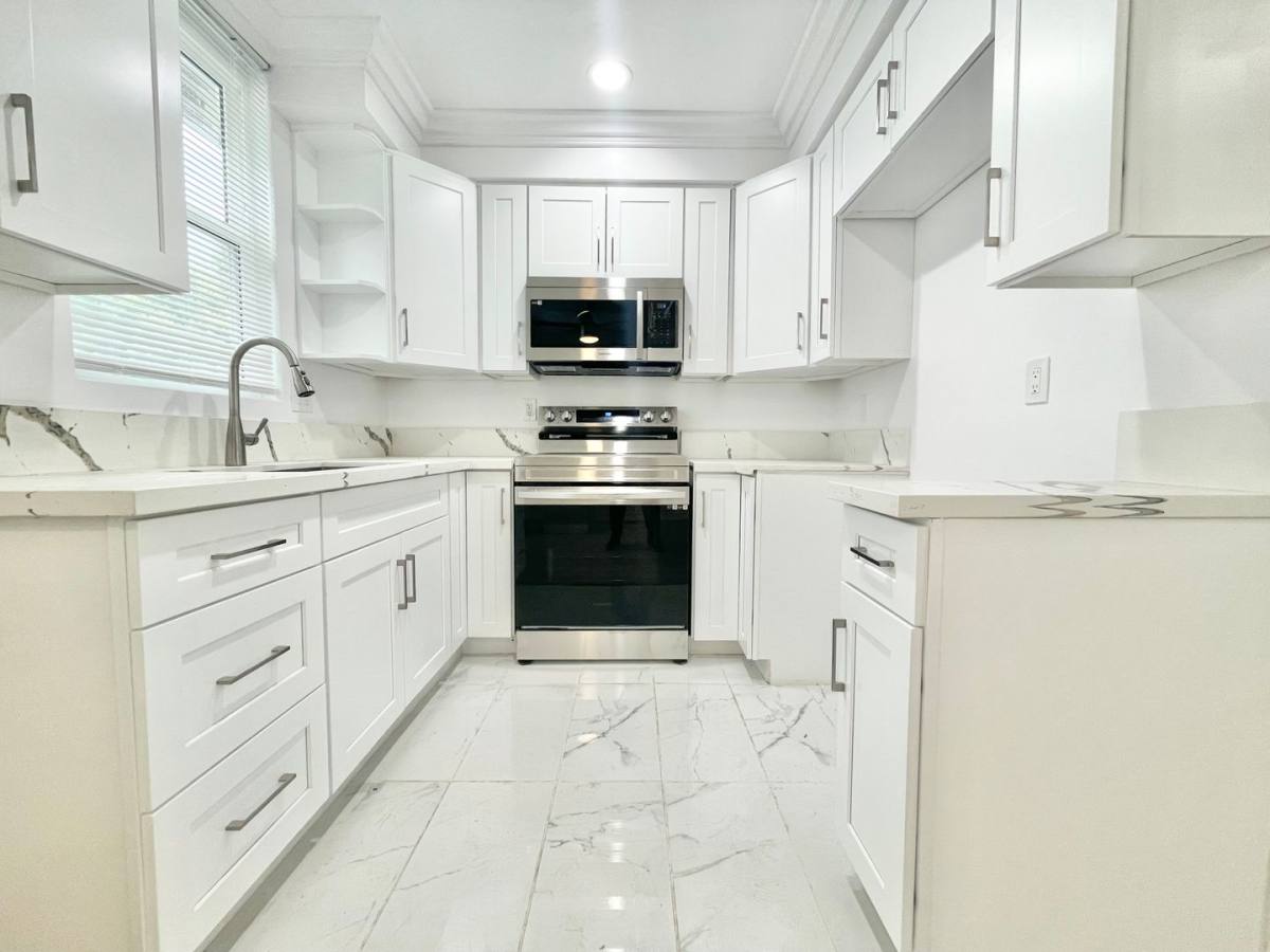Apartment for rent at 6042 6060 Fulton Ave, Van Nuys, CA 91401