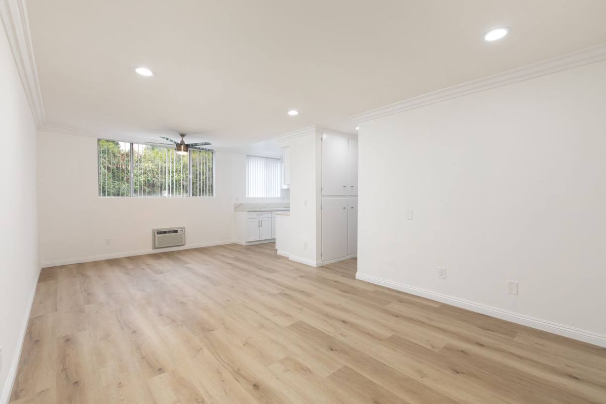 Apartment for rent at 6042 6060 Fulton Ave, Van Nuys, CA 91401