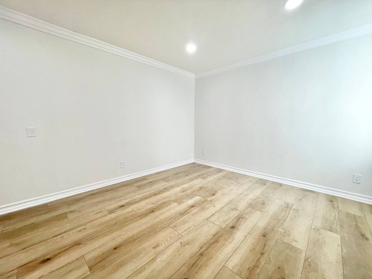 Apartment for rent at 6042 6060 Fulton Ave, Van Nuys, CA 91401