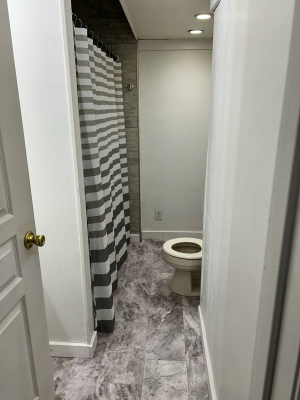 Apartment for rent at 945 21st St #1, Rock Island, IL 61201