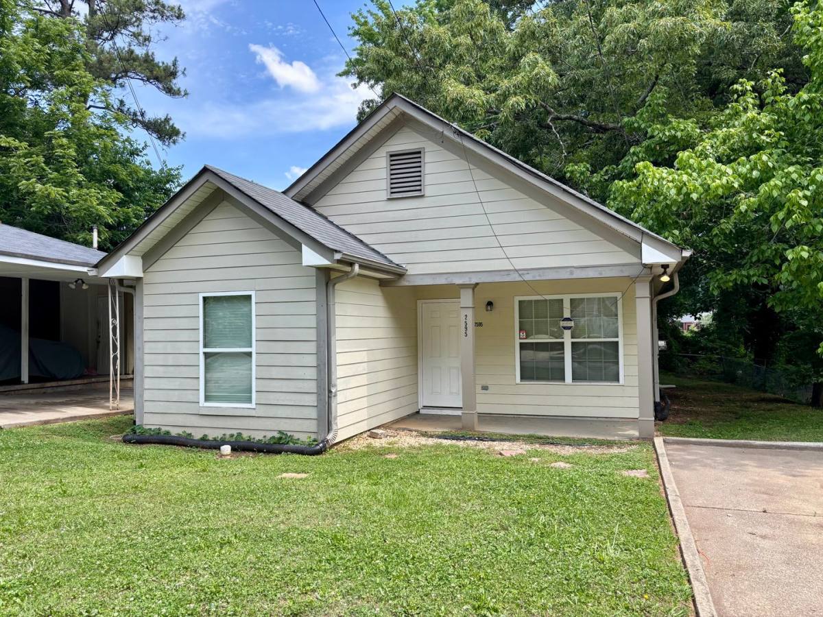 House for rent at 2595 Elliott St #NW, Atlanta, GA 30318