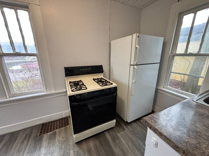 Apartment for rent at 1404 W Michigan Ave #2, Kalamazoo, MI 49006