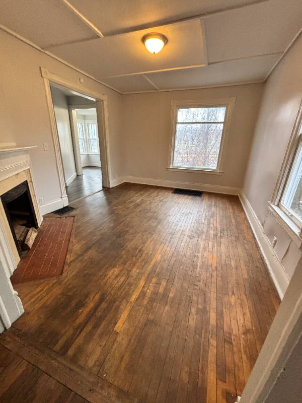 Apartment for rent at 1404 W Michigan Ave #2, Kalamazoo, MI 49006